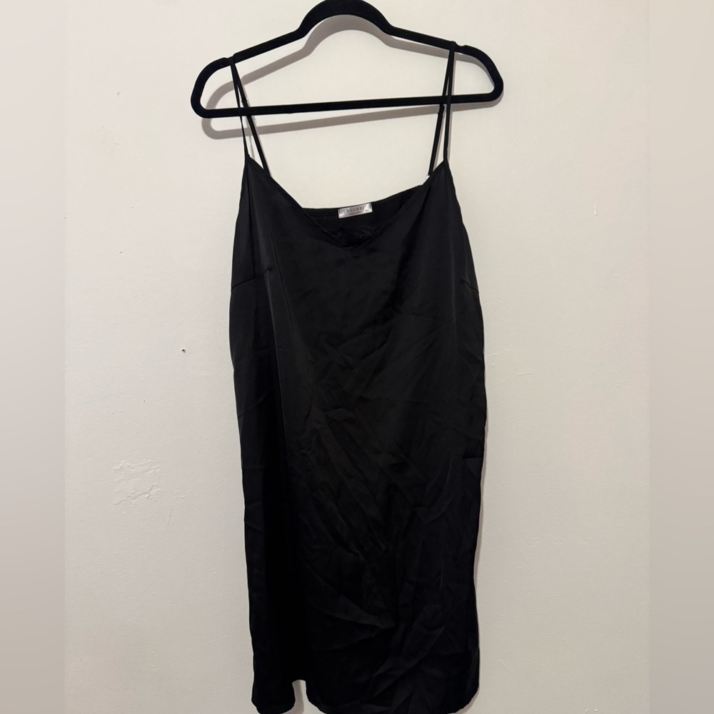 Elegant Black Women's Night dress satin Size XXL
